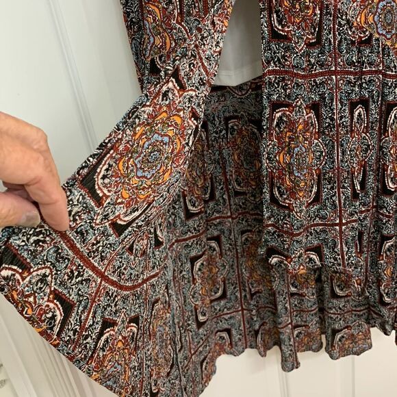 Blue Rain Size Small high/low bottom ruffled skirt crepe like material - Picture 7 of 14